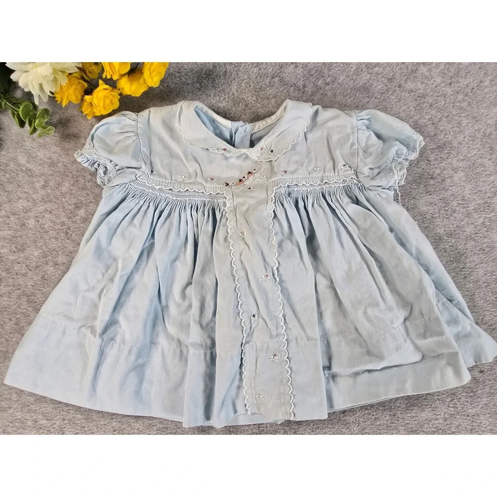 Vintage 70s Baby Blue Smocked Hand Embroidered Scalloped Collar Dress 0-6m - Picture 2 of 9